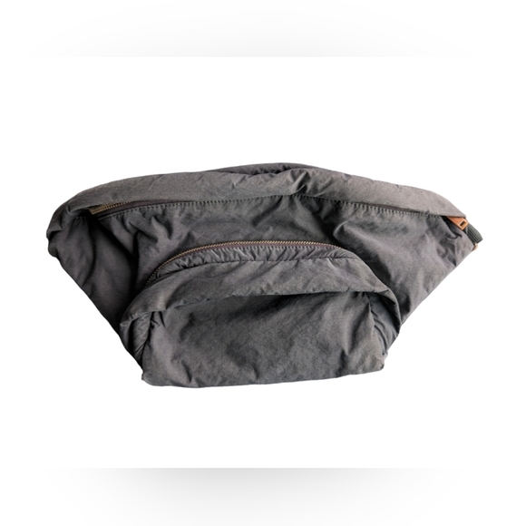 COS crossbody bag - Picture 1 of 6